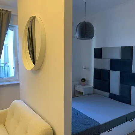 - Apartament דירה ורשה