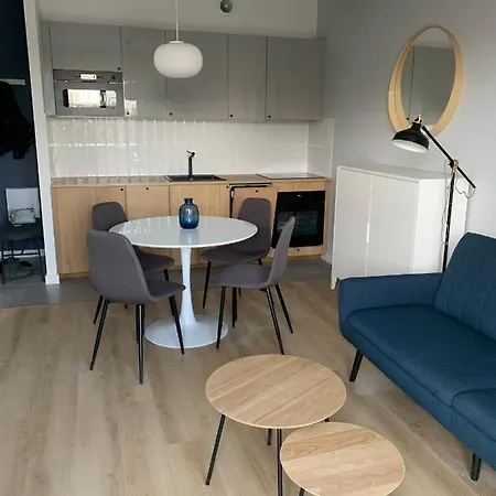 - Apartament Varsavia